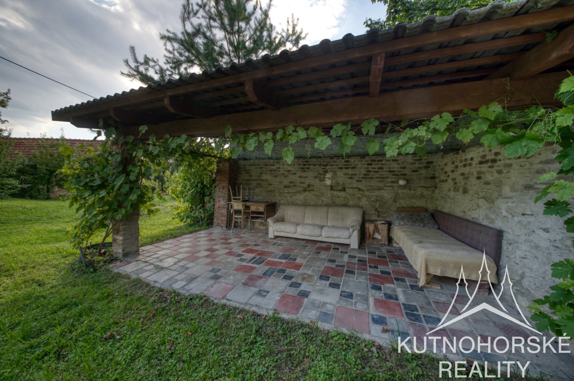 Prodej vesnického domu s pozemky v Perštejnci – Kutná Hora