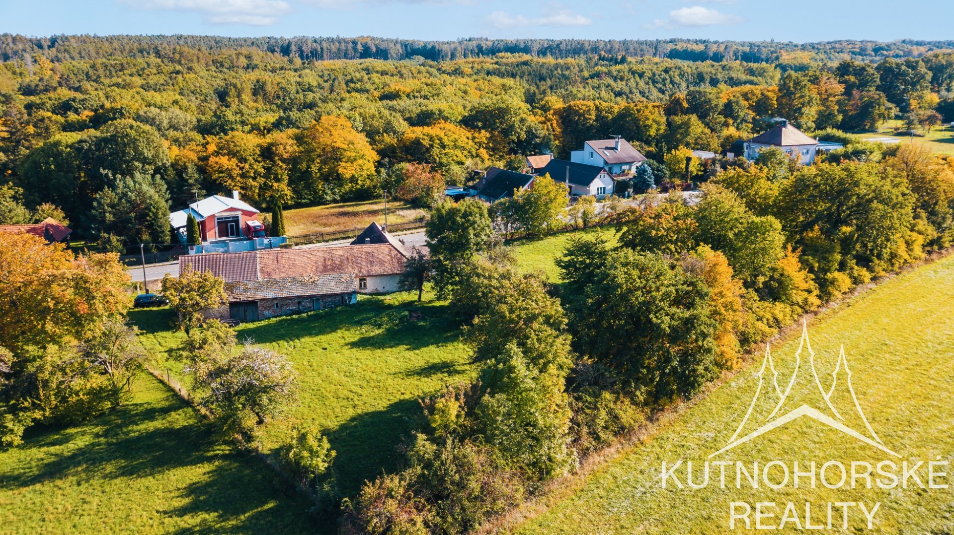 Prodej vesnického rodinného domu s velkou zahradou v obci Chedrbí, Kutná Hora.