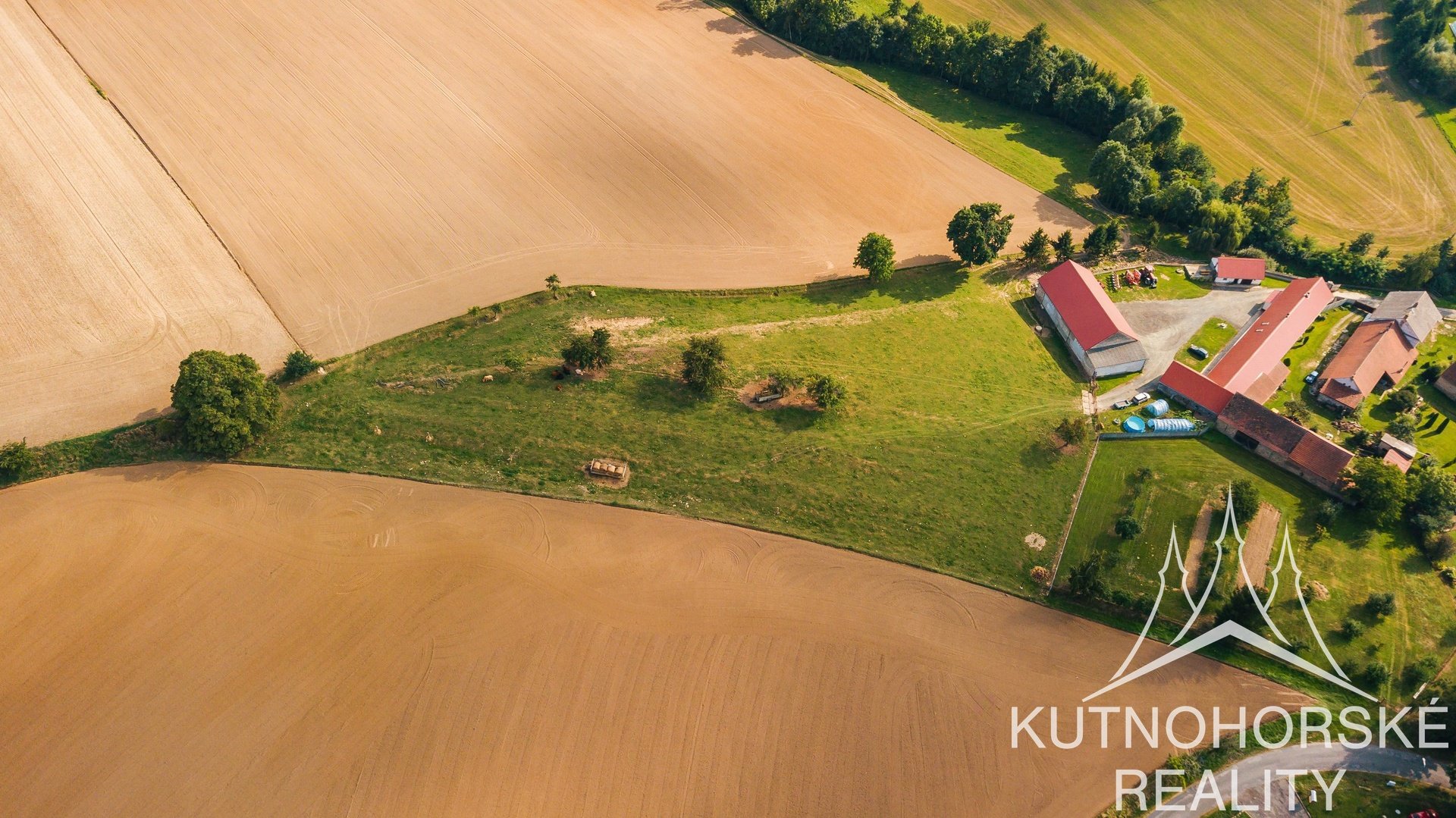 Prodej krásného stavebního pozemku, 3737 m2 – Malenovice – Suchdol u Kutné Hory