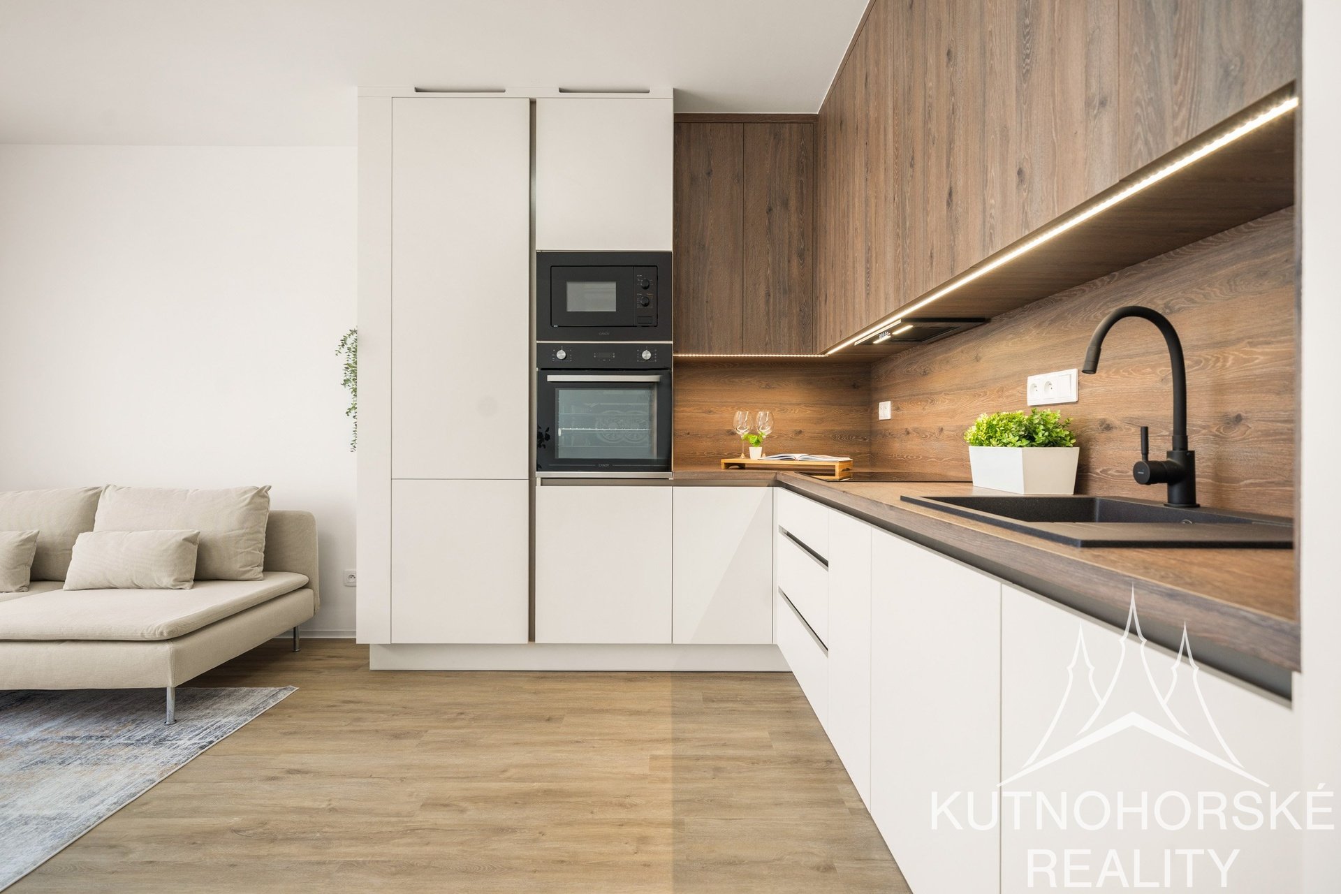 Pronájem krásného bytu 2+kk (52 m2) s garážovým stáním – Kutná Hora, Rezidence Za Lidkou