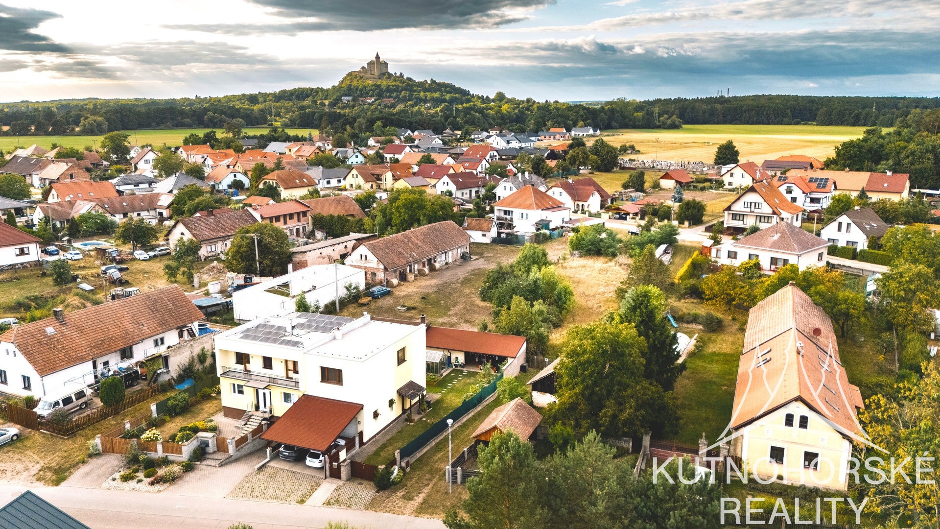 Prodej stavebního pozemku 932 m2, Kunětice