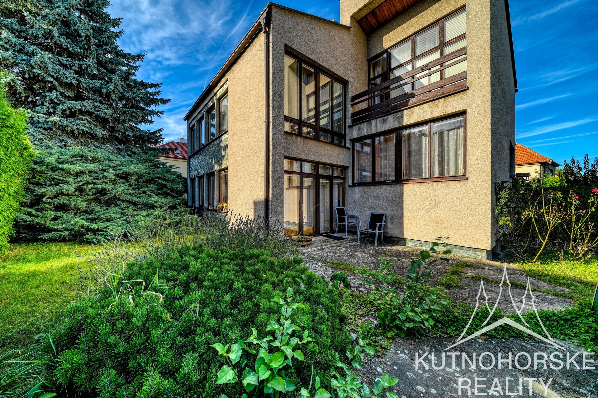 Prodej rodinného domu se zahradou, třemi garážemi, 214 m², Kutná Hora – Žižkov