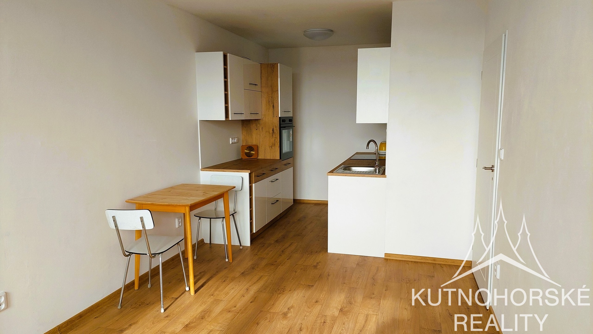 Pronájem, Byty 2+kk, 39m² + balkon 2m² – Kolín