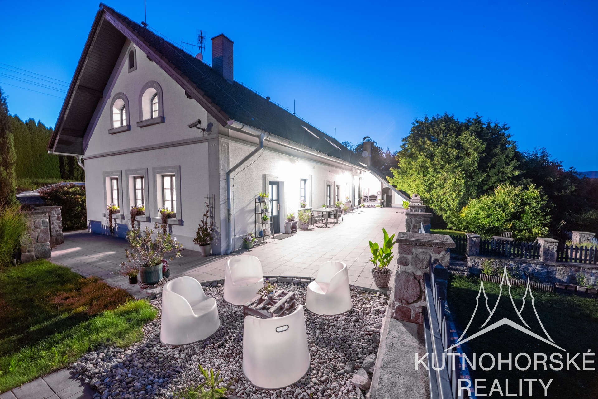 Rodinný dům 244 m² s velkou terasou a dvěma stavebními pozemky – pozemek 5844 m², Javornice – Jaroslav