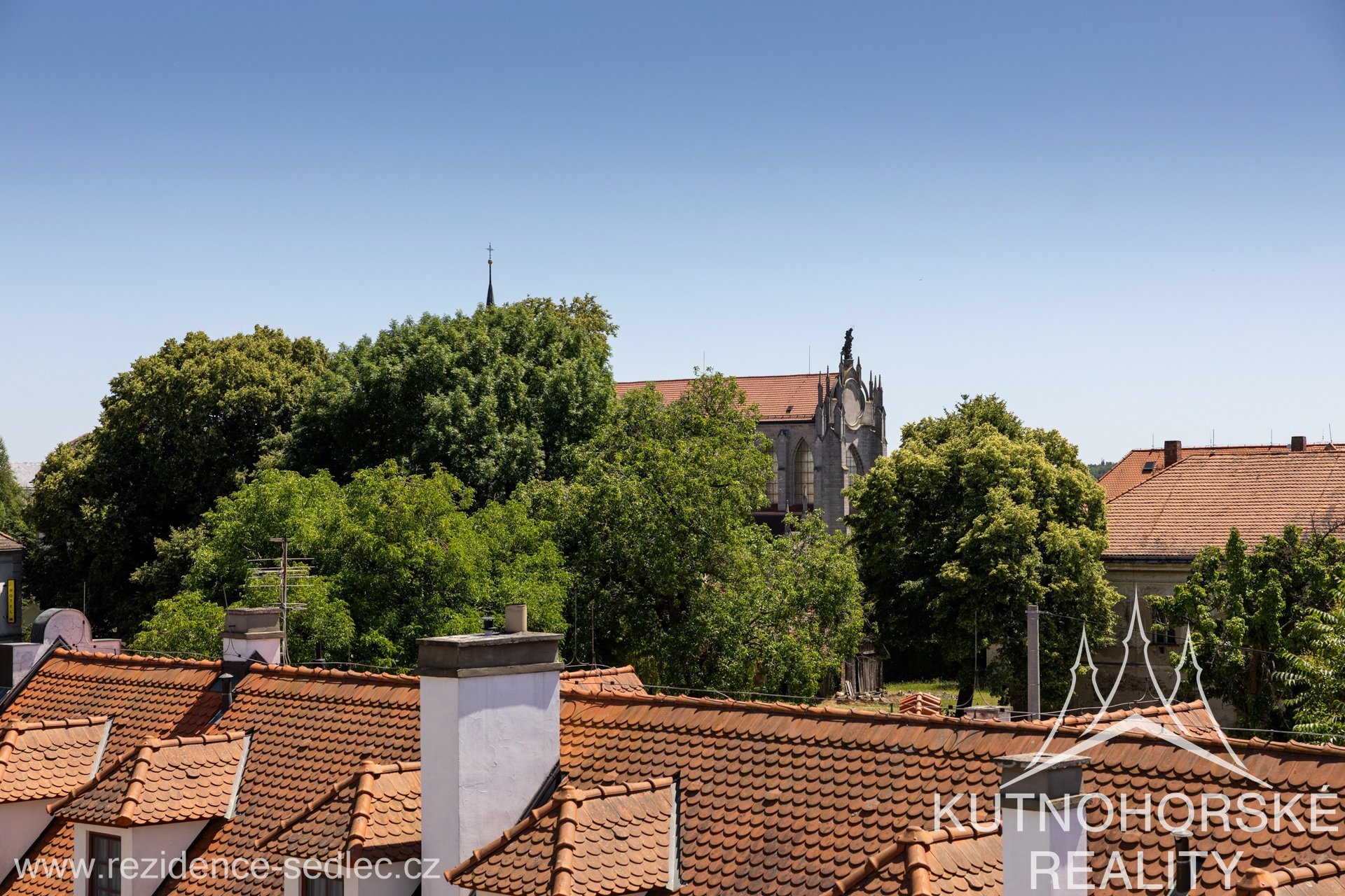 Prodej novostavby 2+kk, 48 m² s prostornou terasou 21 m² a dechberoucím výhledem na chrám sv. Barbory – Kutná Hora