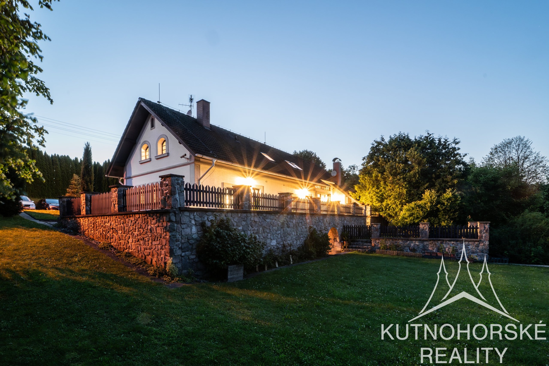 Rodinný dům 244 m² s velkou terasou a dvěma stavebními pozemky – pozemek 5844 m², Javornice – Jaroslav