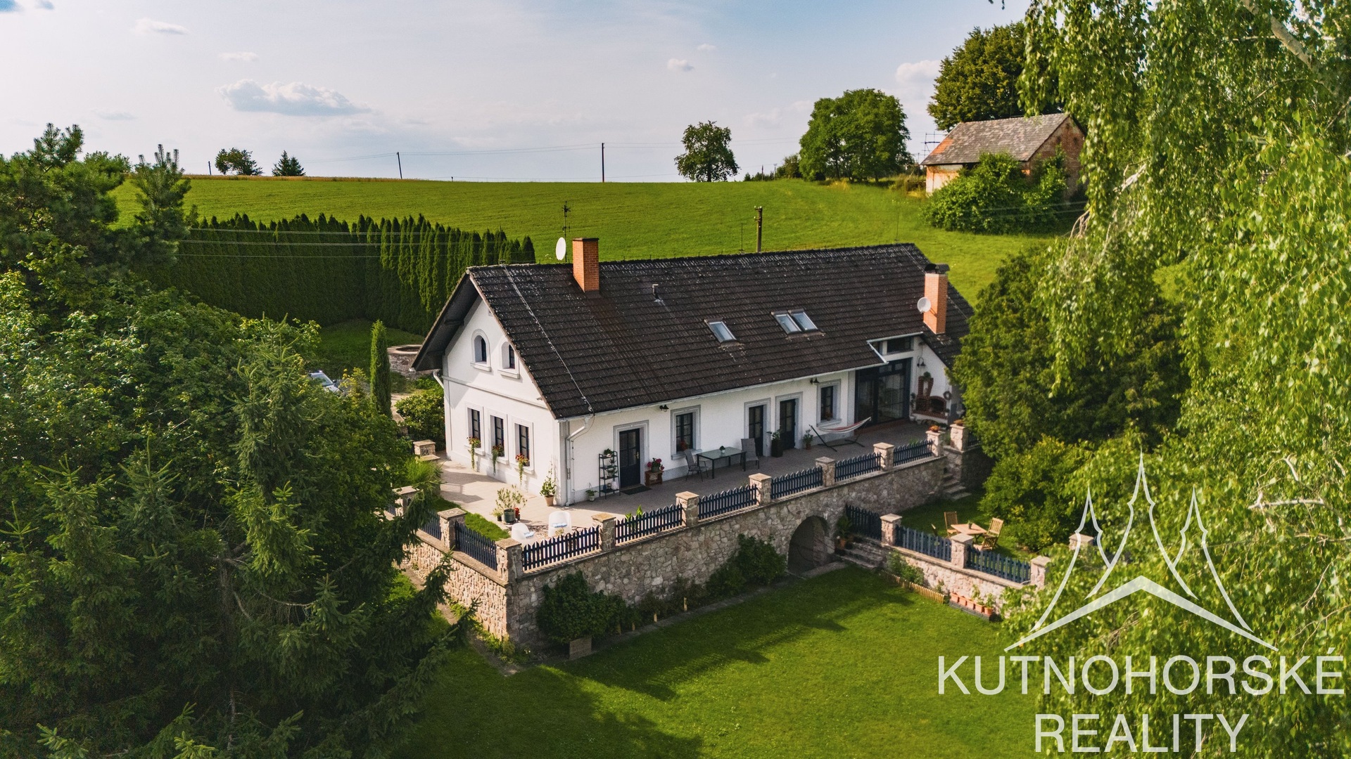 Rodinný dům 244 m² s velkou terasou a dvěma stavebními pozemky – pozemek 5844 m², Javornice – Jaroslav