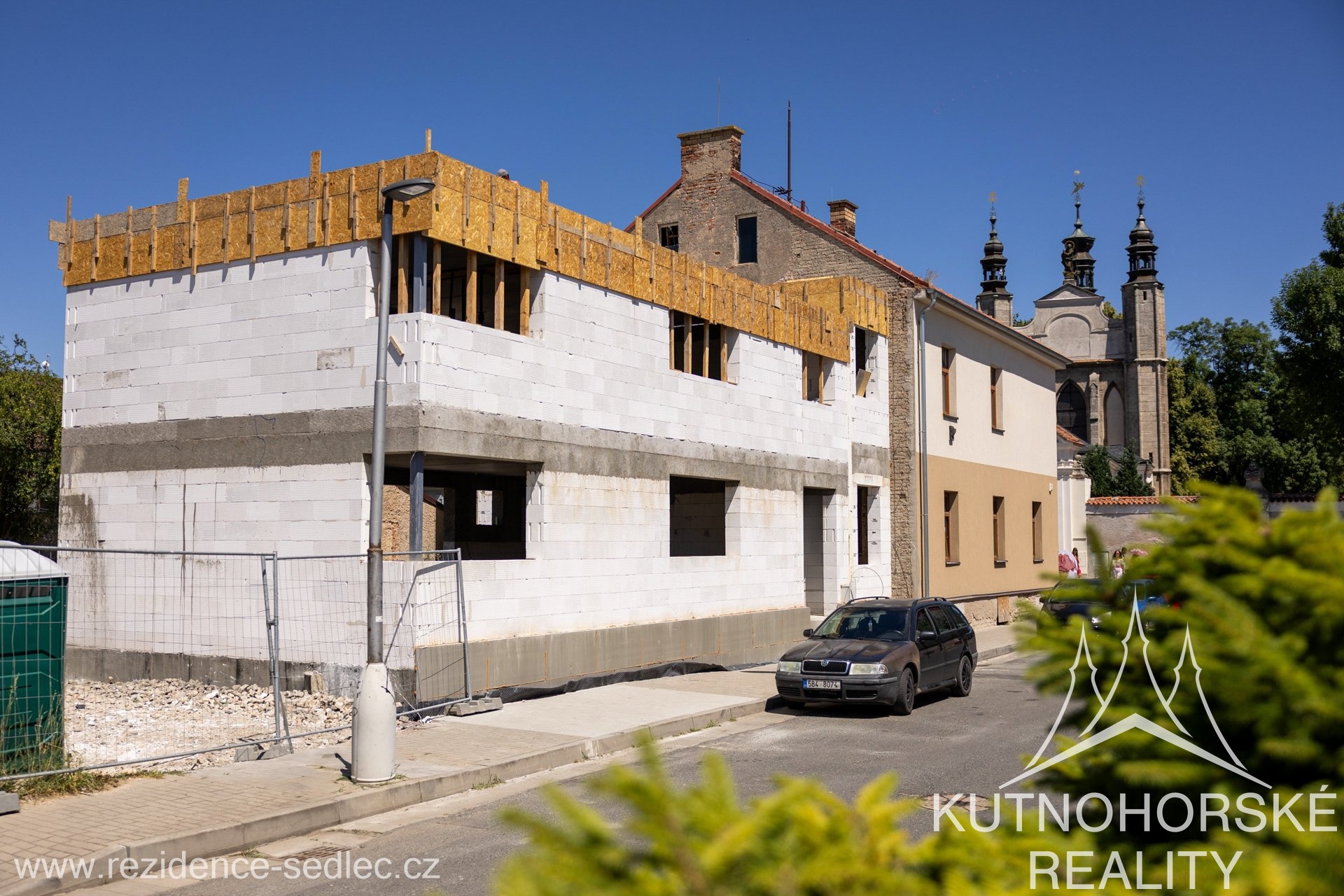 Prodej novostavby 2+kk, 48 m² s prostornou terasou 21 m² a dechberoucím výhledem na chrám sv. Barbory – Kutná Hora