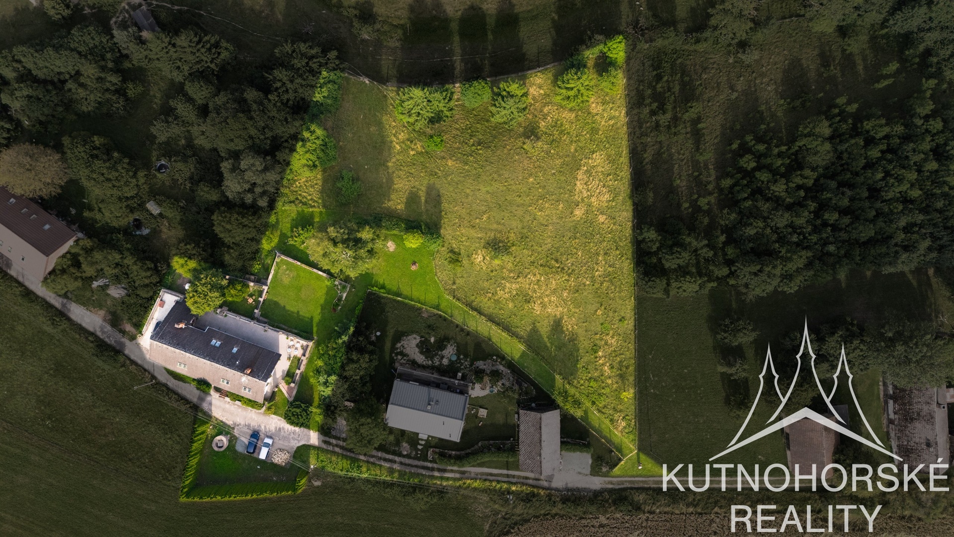 Rodinný dům 244 m² s velkou terasou a dvěma stavebními pozemky – pozemek 5844 m², Javornice – Jaroslav