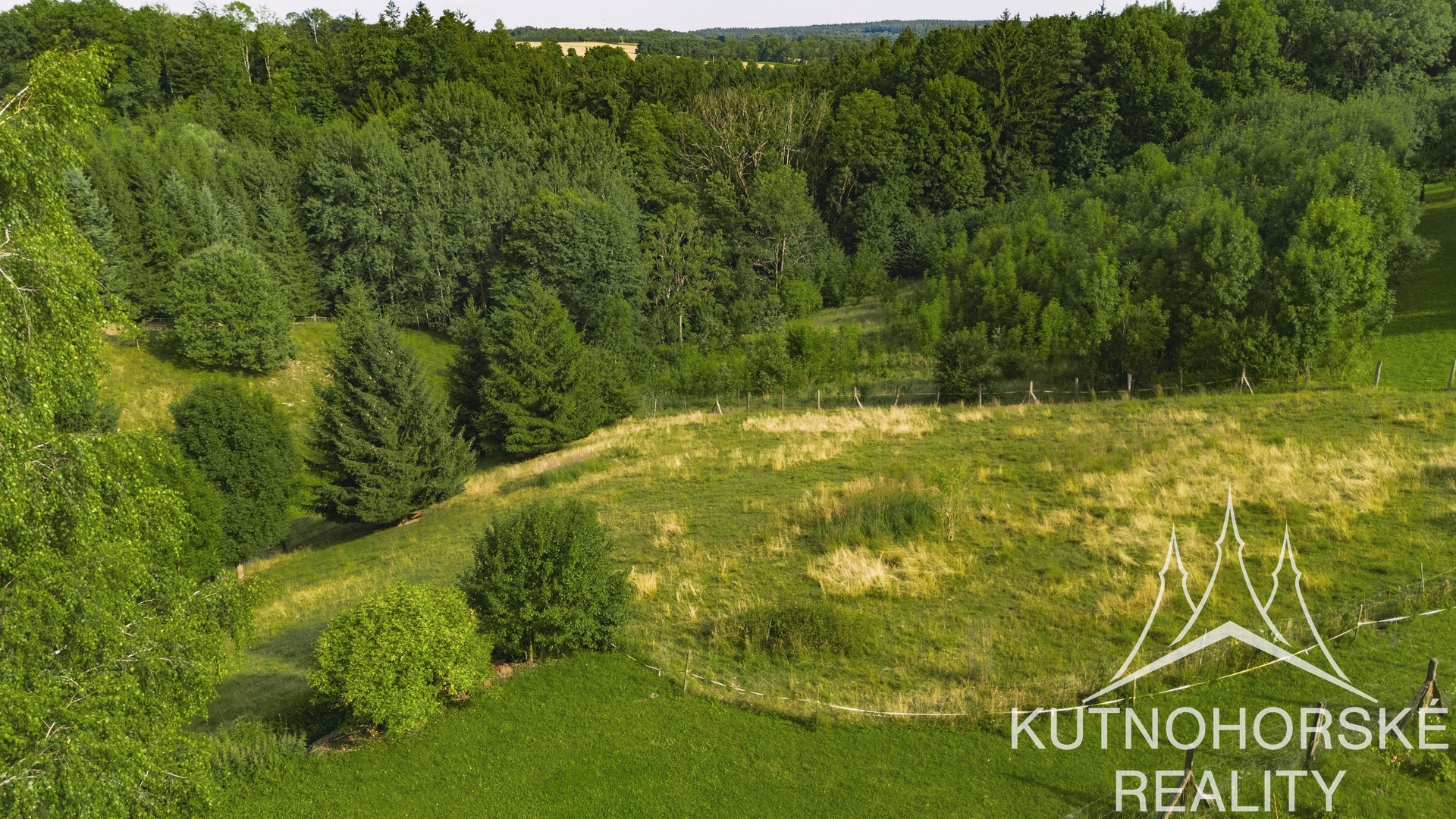 Rodinný dům 244 m² s velkou terasou a dvěma stavebními pozemky – pozemek 5844 m², Javornice – Jaroslav