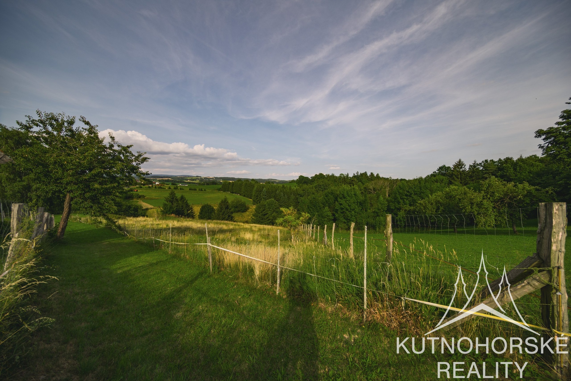 Rodinný dům 244 m² s velkou terasou a dvěma stavebními pozemky – pozemek 5844 m², Javornice – Jaroslav