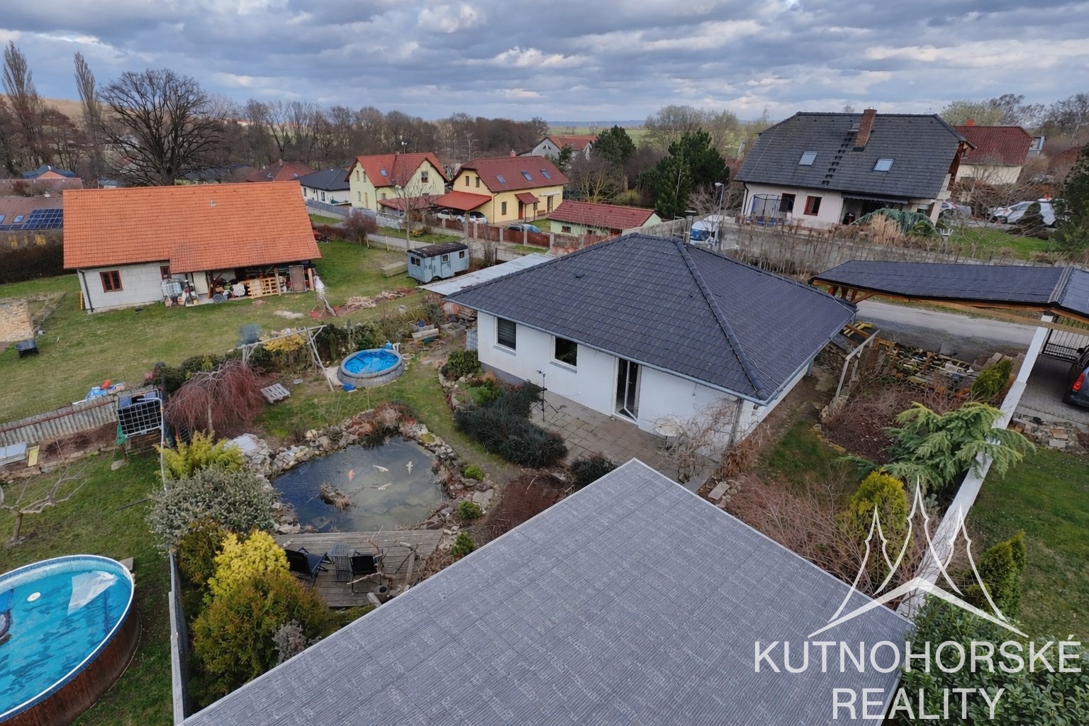 Prodej rodinného domu 4+kk (bungalovu) se zahradou, Bylany u Kutné Hory