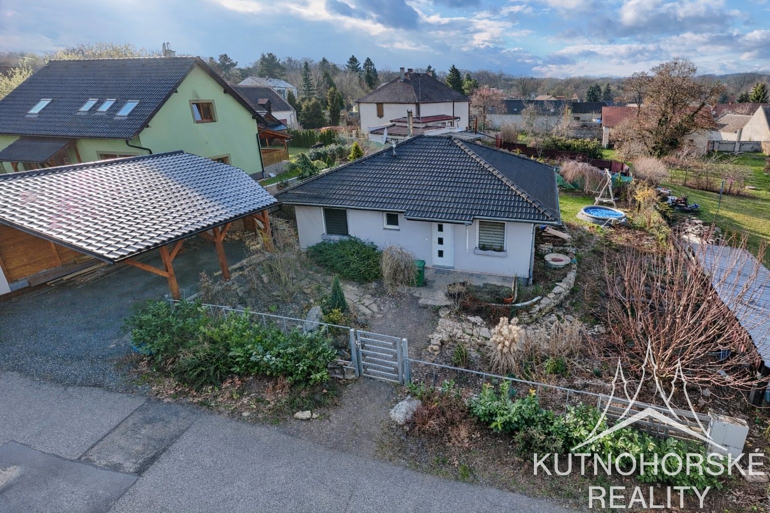 Prodej rodinného domu 4+kk (bungalovu) se zahradou, Bylany u Kutné Hory