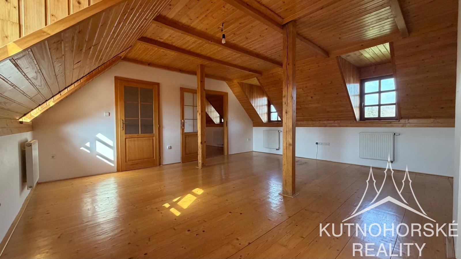 Pronájem rodinného domu 280 m², se zahradou, Kutná Hora – Kaňk