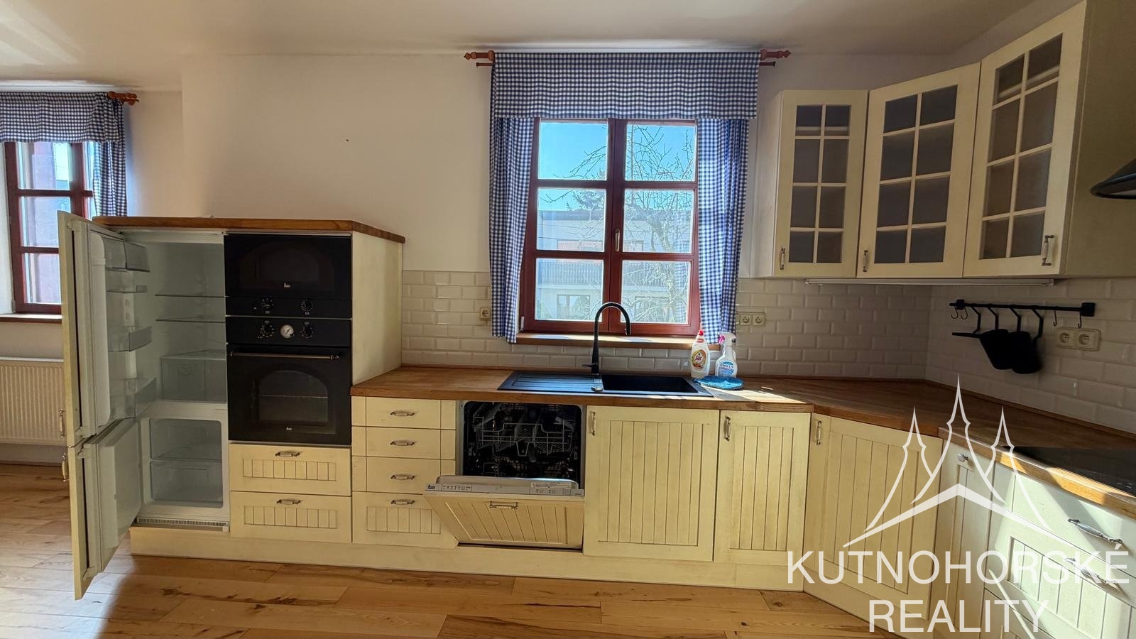 Pronájem rodinného domu 280 m², se zahradou, Kutná Hora – Kaňk