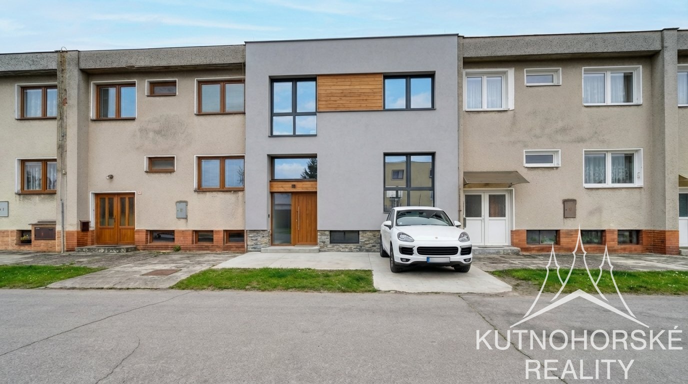 Prostorný rodinný dům 4+kk v klidné části obce Krchleby