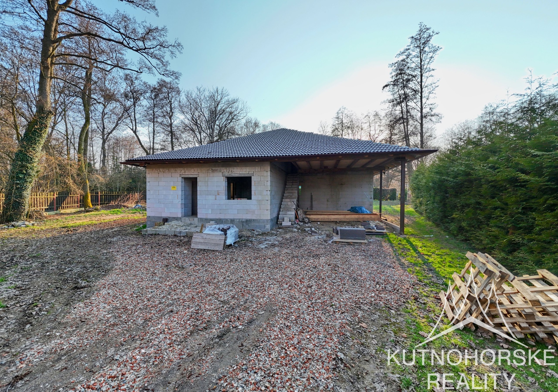 Prodej rodinného domu s pozemkem – Bylany u Kutné Hory