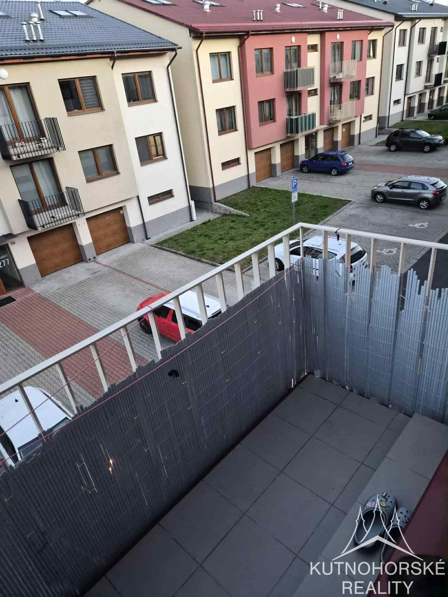 Moderní bydlení v Rezidenci Karlov: Útulný byt 1+kk s balkónem