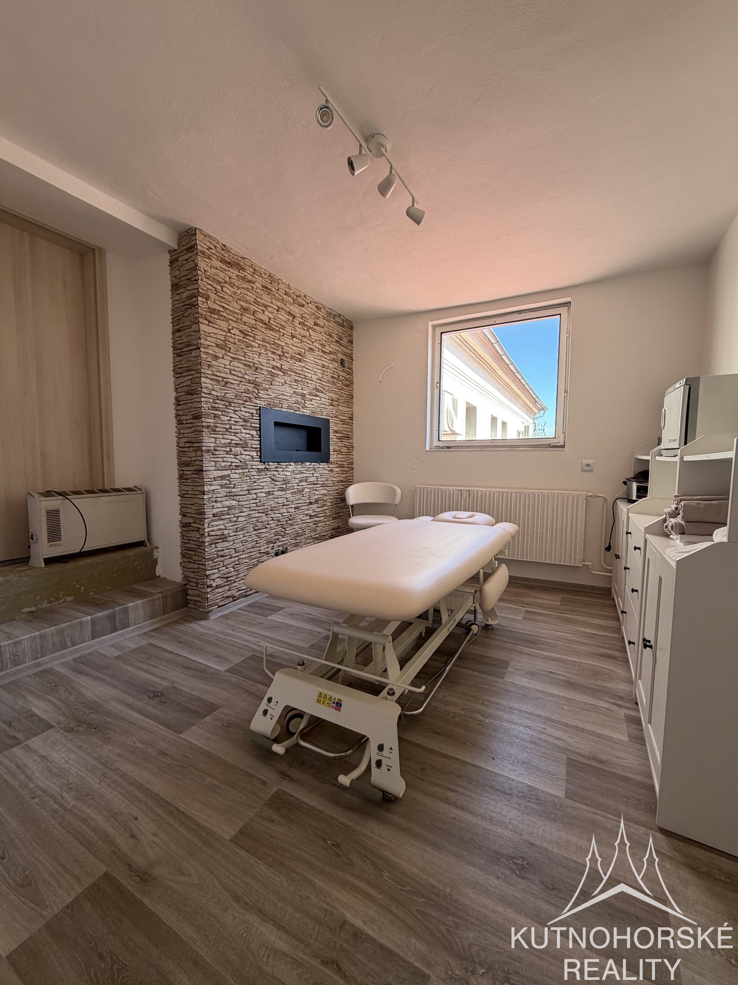 Pronájem plně vybavené masérny ve fitcentru – Čáslav, ulice J.R. z Dubé