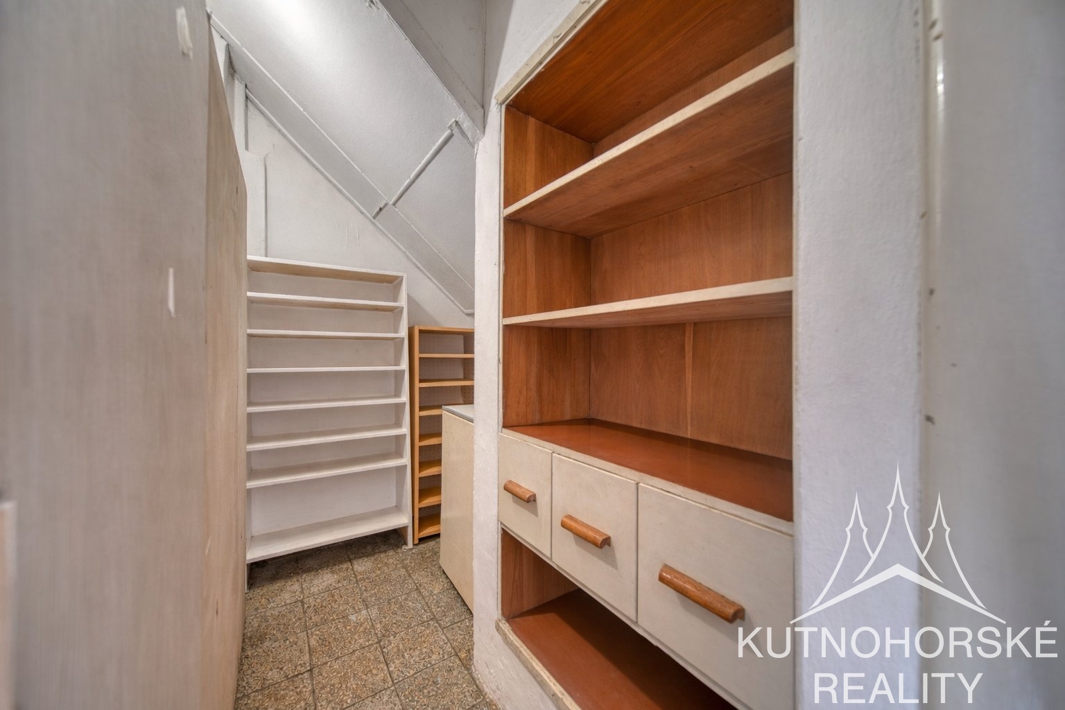 Prodej rodinného domu 5+kk s garáží a zahrádkou, Kutná Hora – Vrchlice