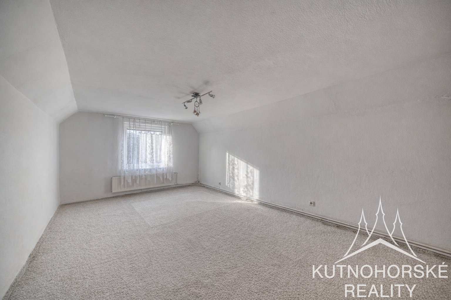 Prodej rodinného domu 5+kk s garáží a zahrádkou, Kutná Hora – Vrchlice