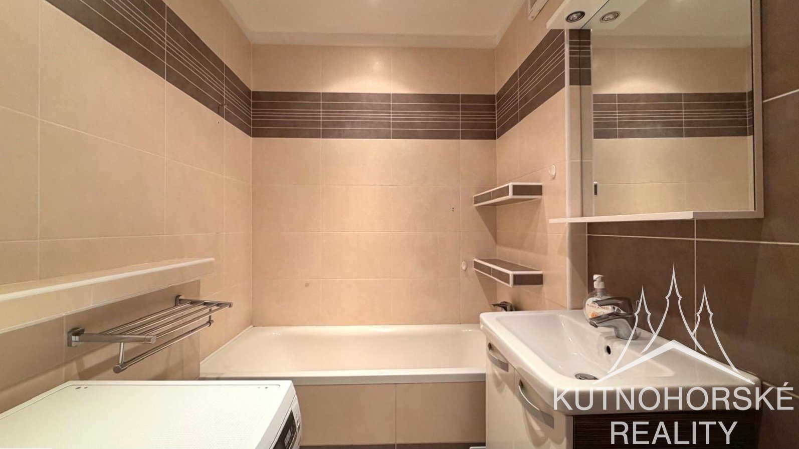 Pronájem vybaveného bytu 3+1 s balkonem, 74 m², Kolín