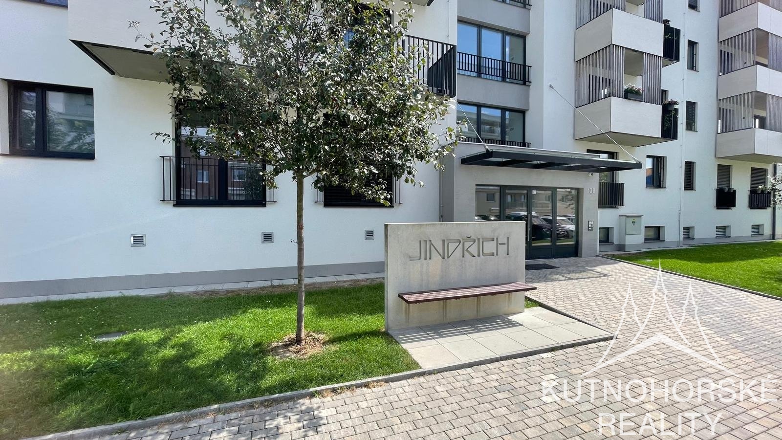 Pronájem bytu s balkonem, 1+kk, 33m² – Vrchlického, Poděbrady