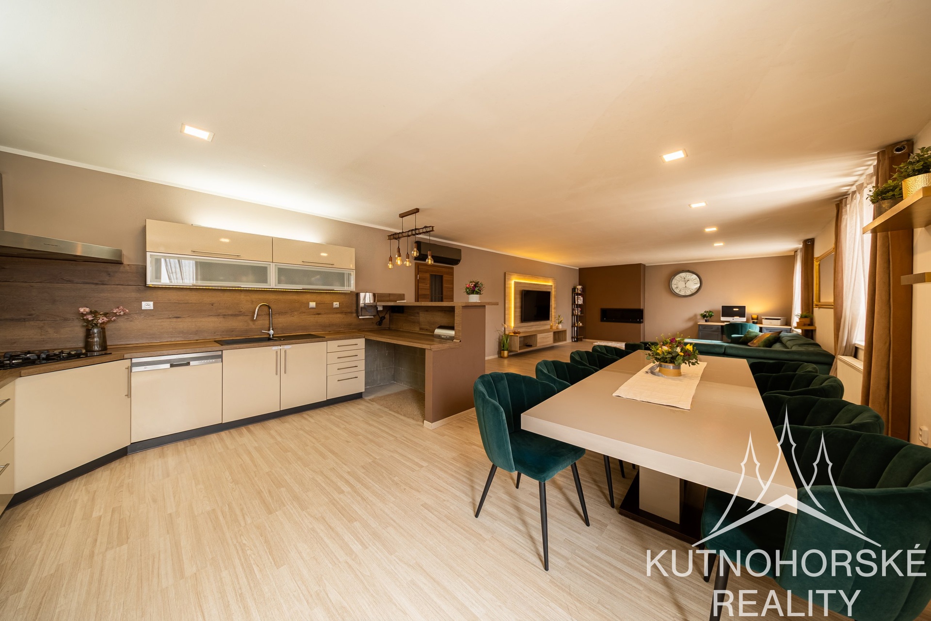 Office point a 2x komfortní byt, celkově 318 m² v Kutné Hoře