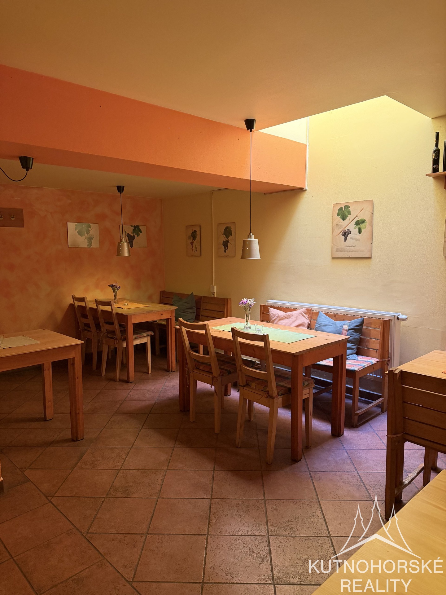 Pronájem obchodního prostoru 270 m², Václavské náměstí Kutná Hora