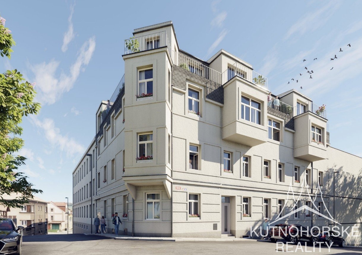 Pronájem vybaveného bytu 1+kk 28 m², Strakoschova vila KH