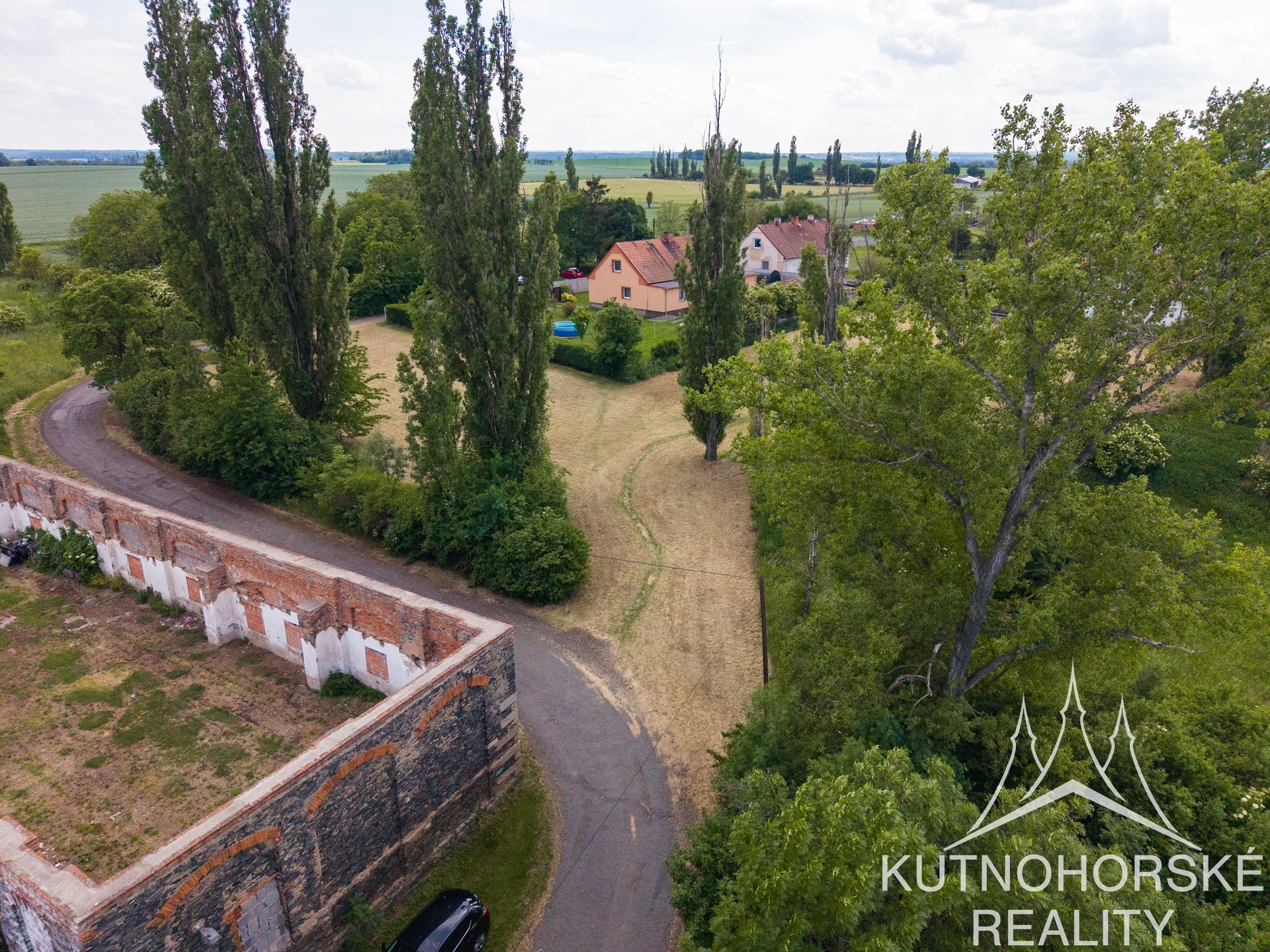 Prodej stavebního pozemku 3 643 m², Žleby – Markovice