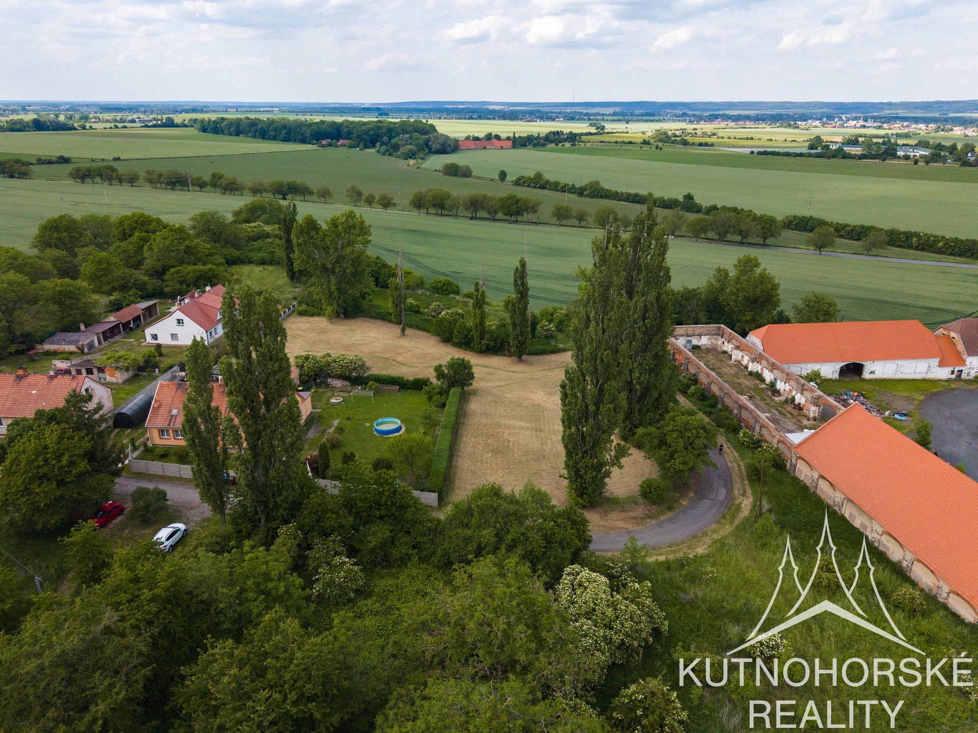 Prodej stavebního pozemku 3 643 m², Žleby – Markovice