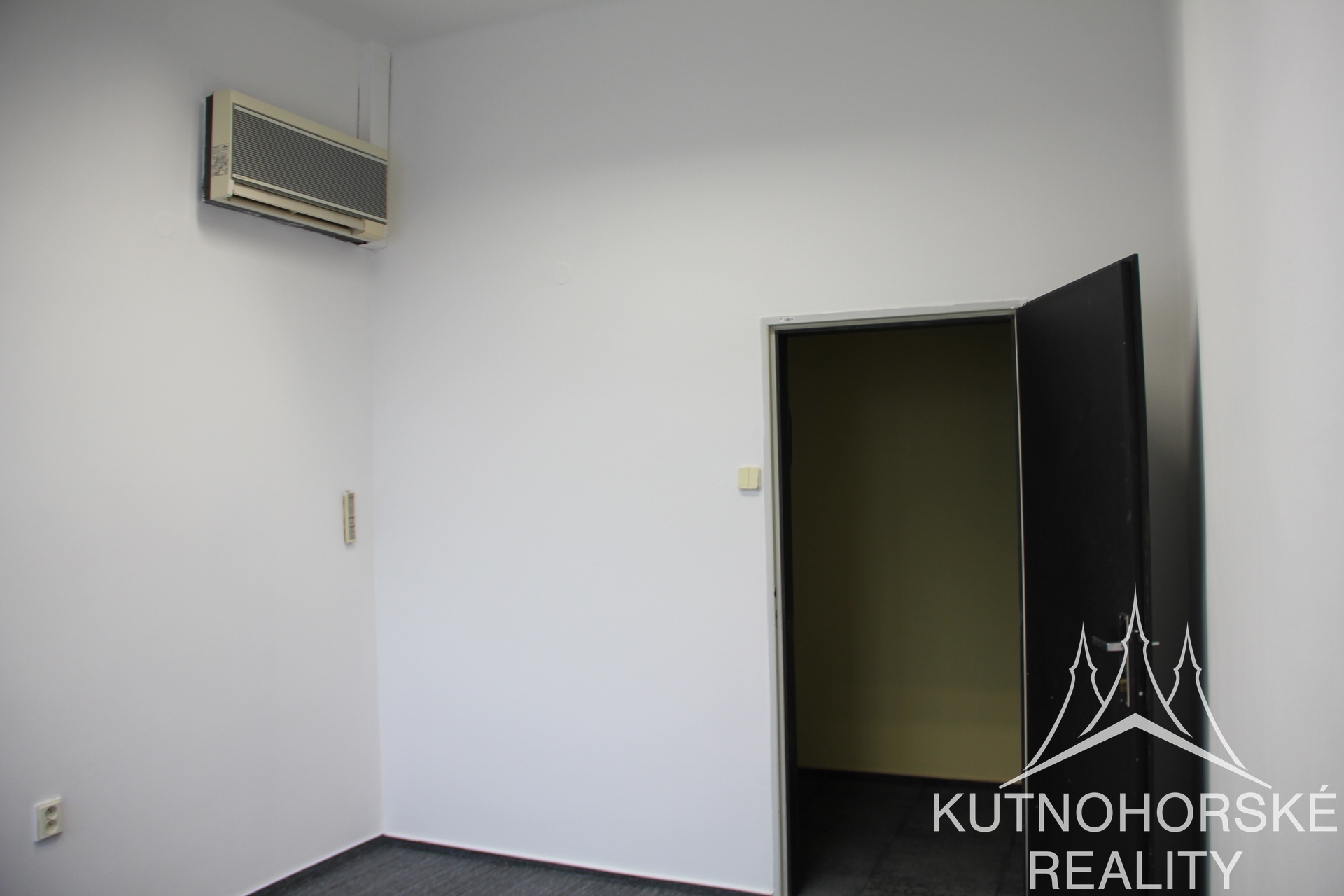Kancelář 13,0 m², Chrudim