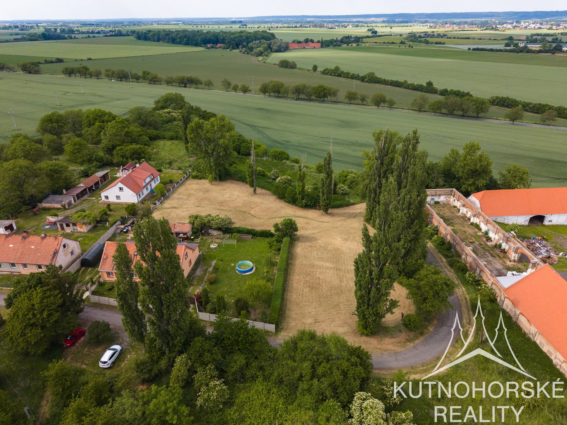 Prodej stavebního pozemku 3 643 m², Žleby – Markovice