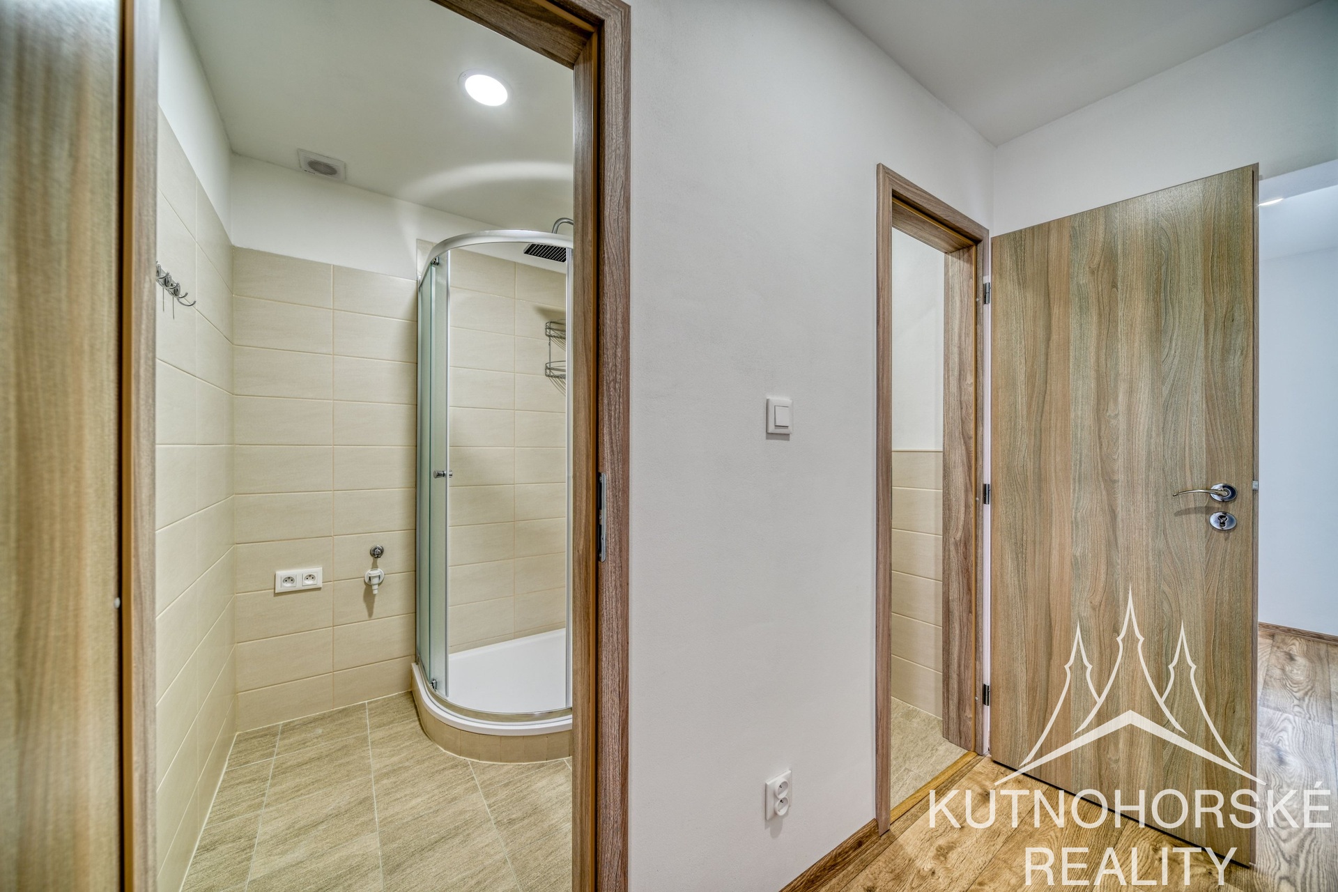 Prodej bytu 2+kk se dvěma balkony, Kutná Hora – Hlouška