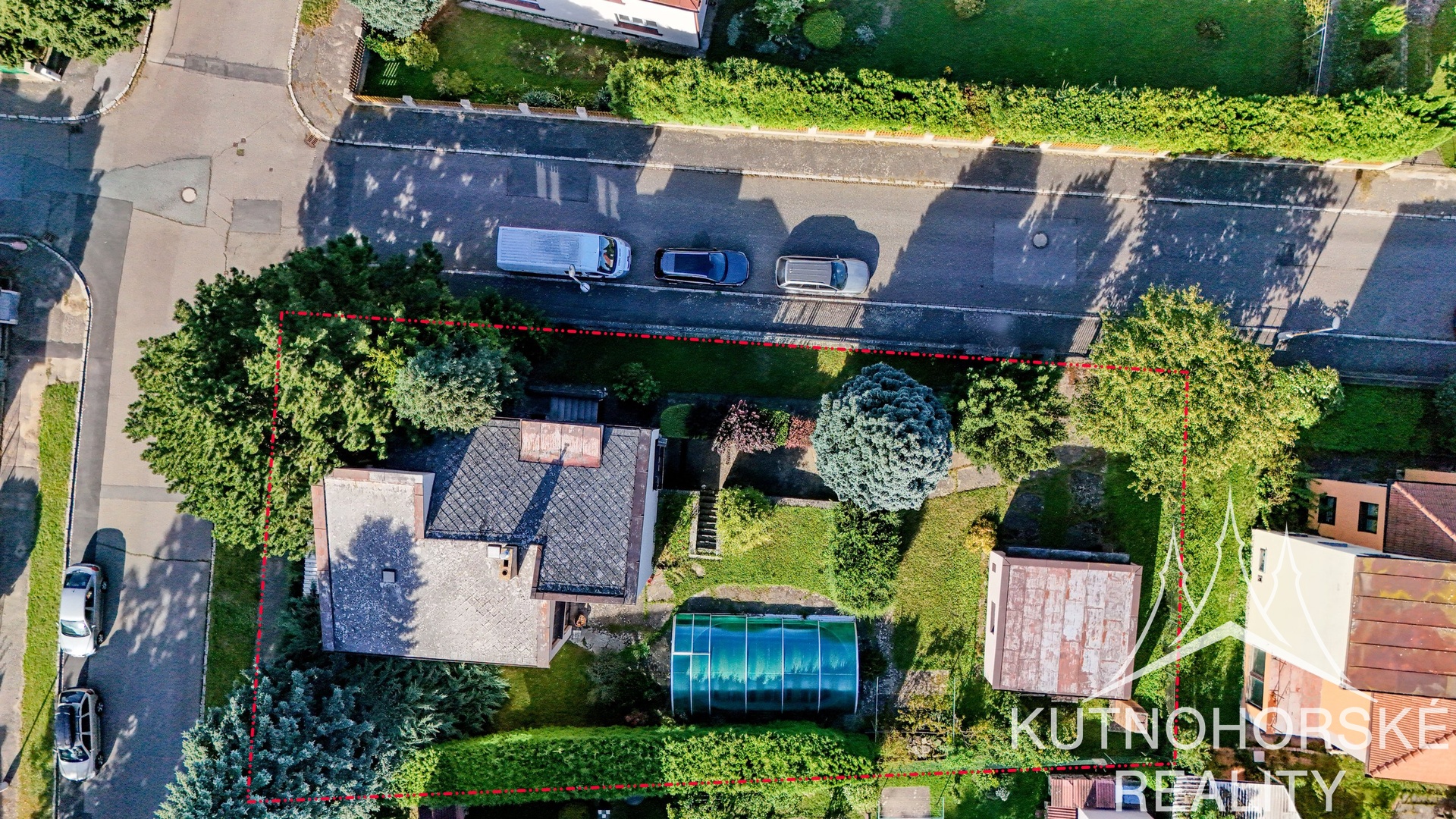 Prodej rodinného domu se zahradou, třemi garážemi, 214 m², Kutná Hora – Žižkov