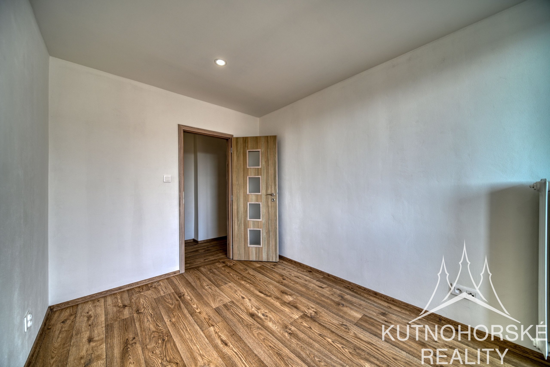 Prodej bytu 2+kk se dvěma balkony, Kutná Hora – Hlouška
