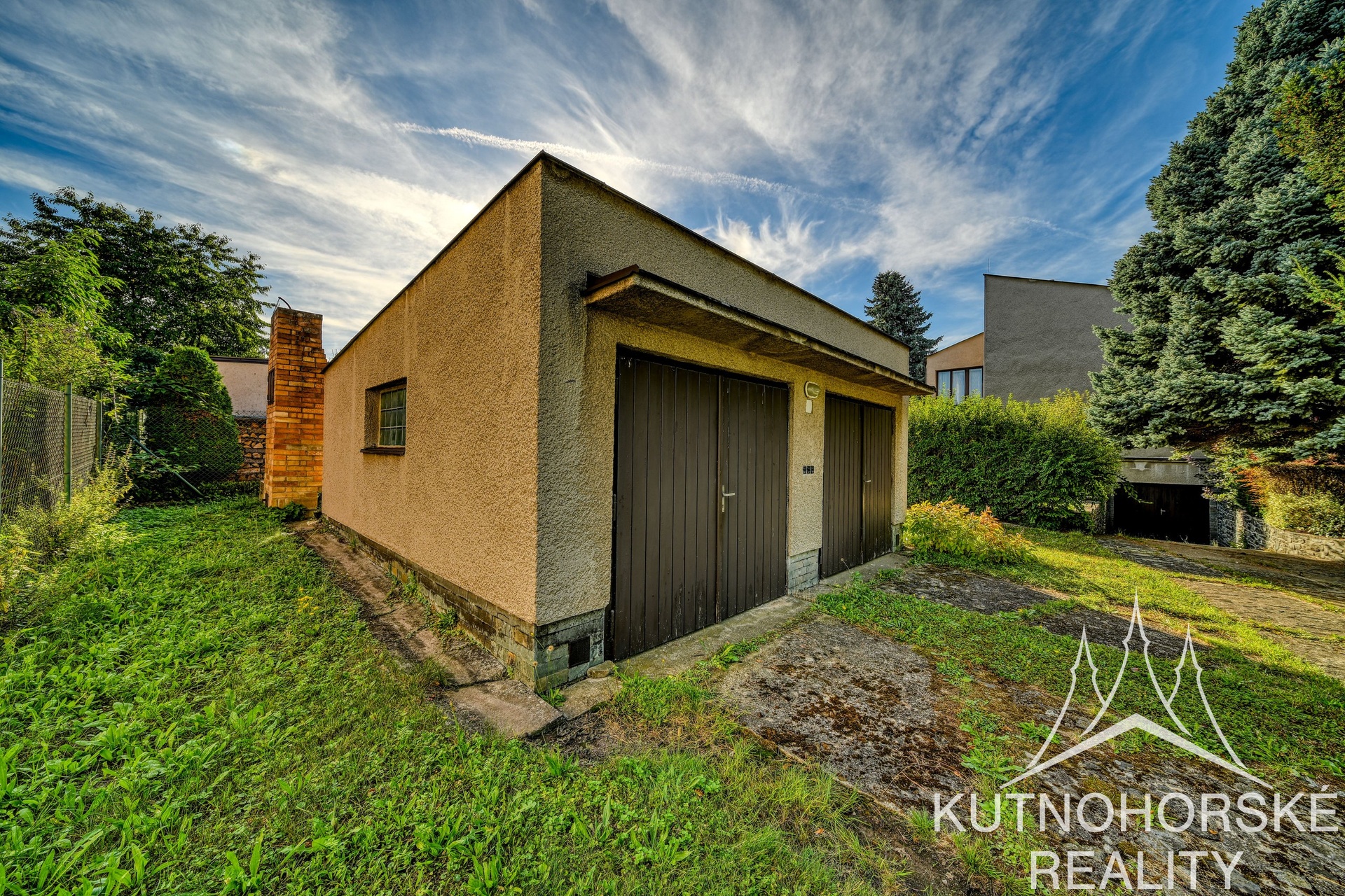 Prodej rodinného domu se zahradou, třemi garážemi, 214 m², Kutná Hora – Žižkov
