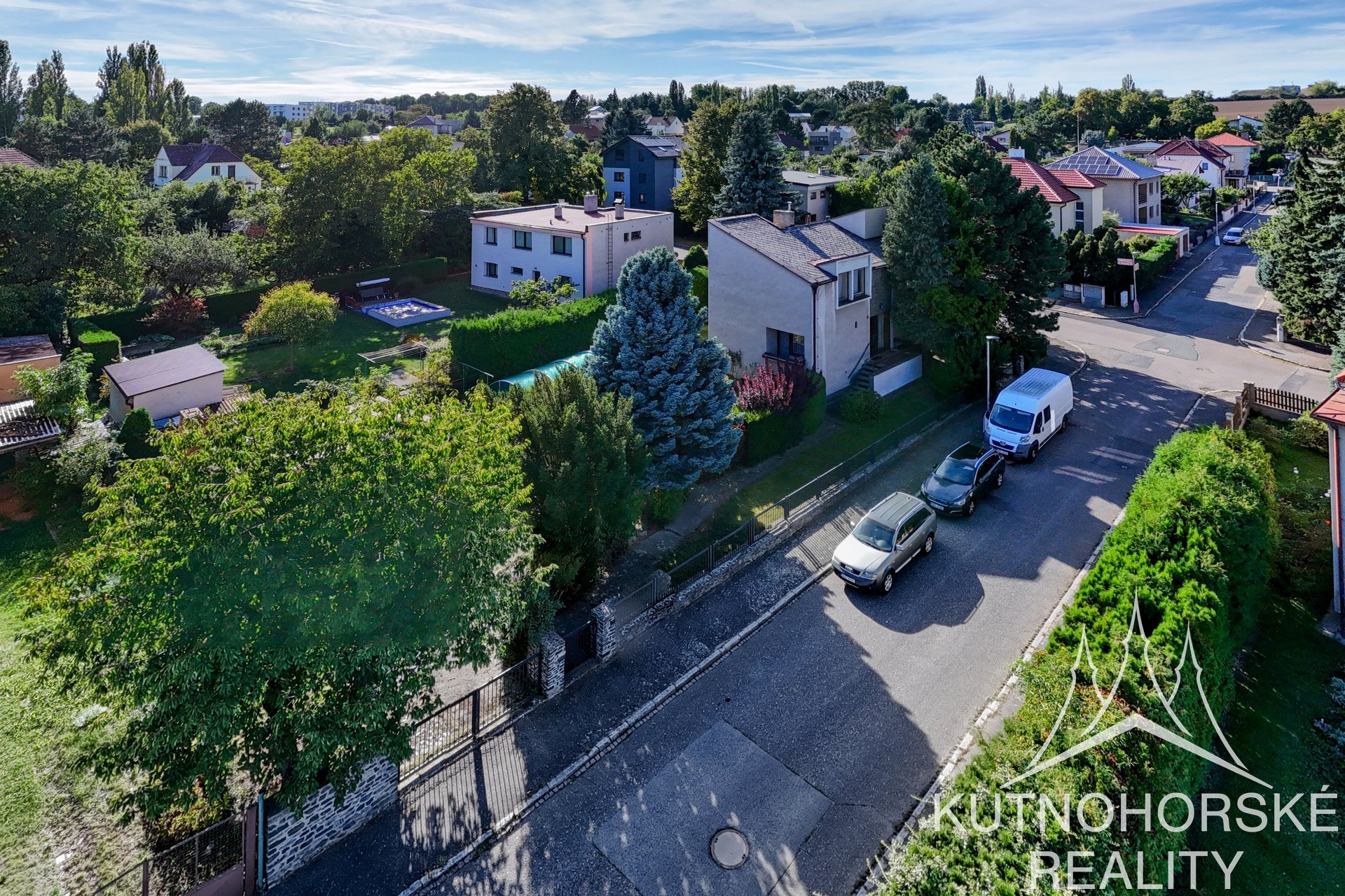 Prodej rodinného domu se zahradou, třemi garážemi, 214 m², Kutná Hora – Žižkov