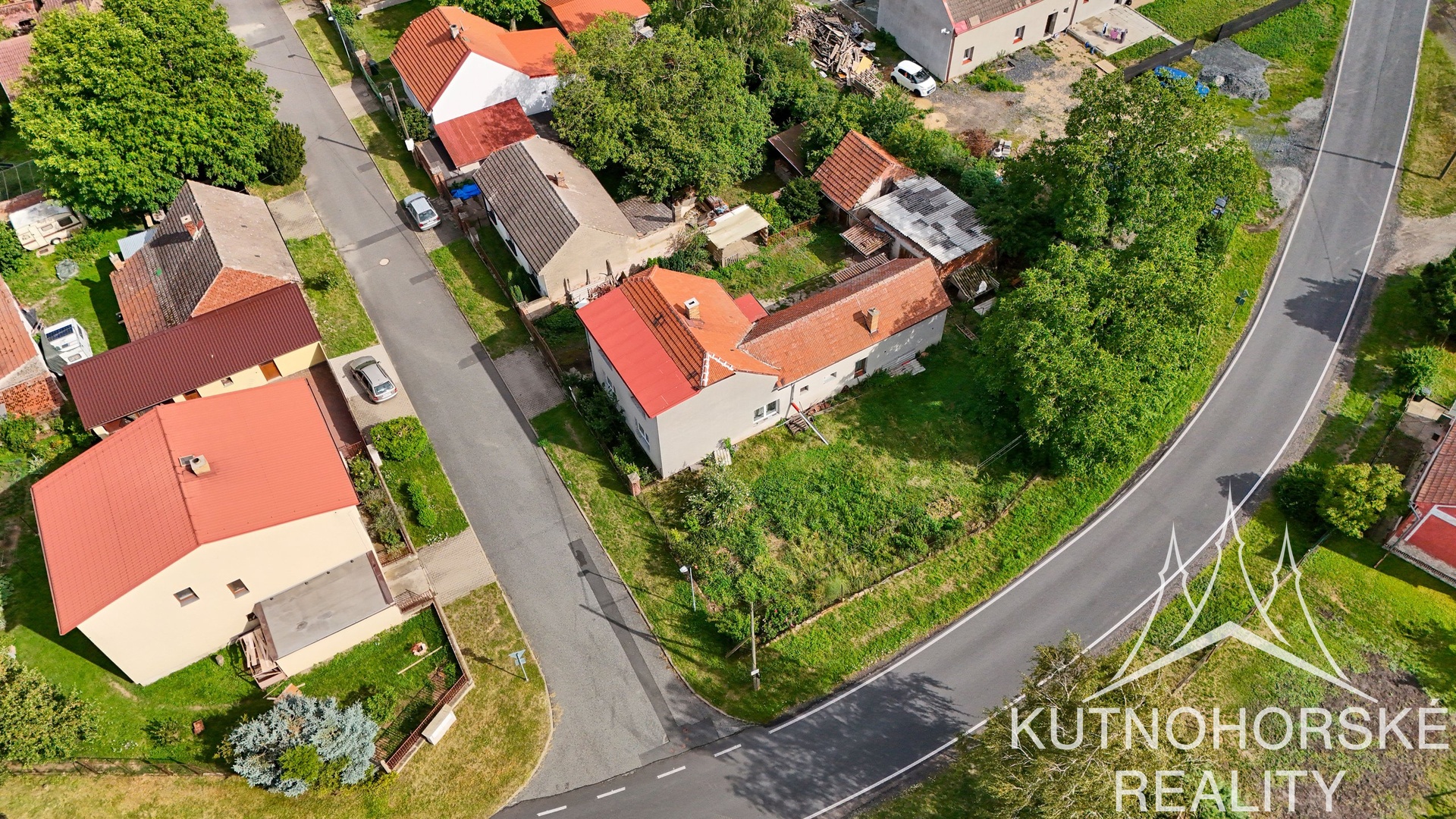 Prodej rodinného domu se zahradou a garáží, Grunta