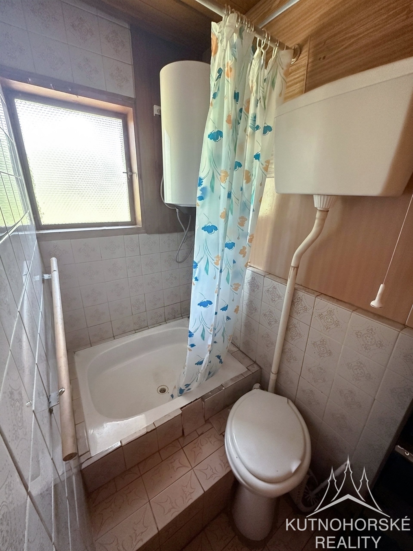 Prodej zahrádkářské chatky se zahradou 386 m2 v osadě Perštejnec u Kutné Hory