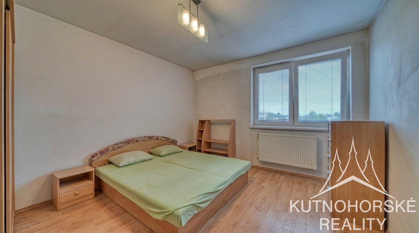 Prostorný rodinný dům 4+kk se zahradou a garáží. Praha 25 minut