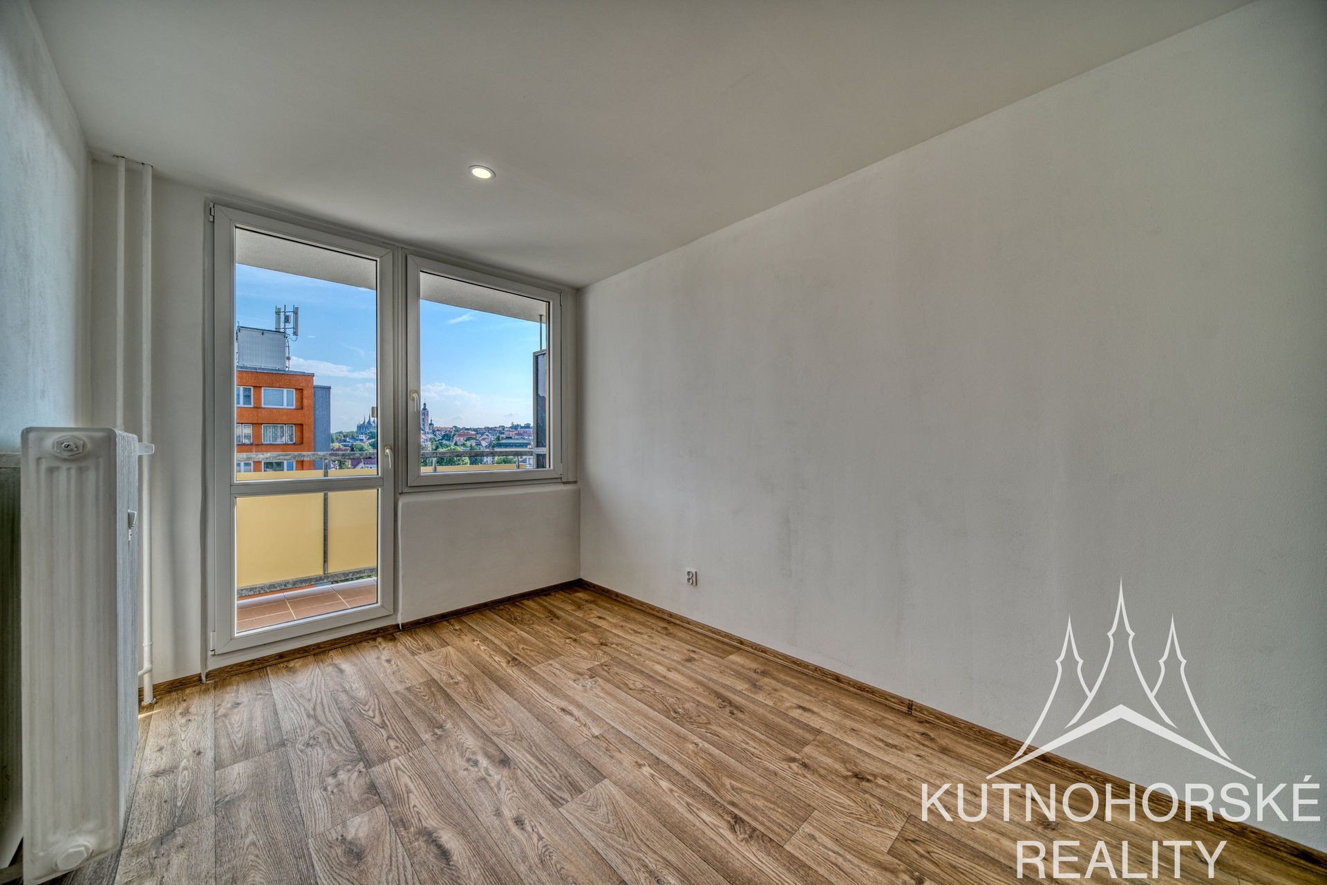 Prodej bytu 2+kk se dvěma balkony, Kutná Hora – Hlouška