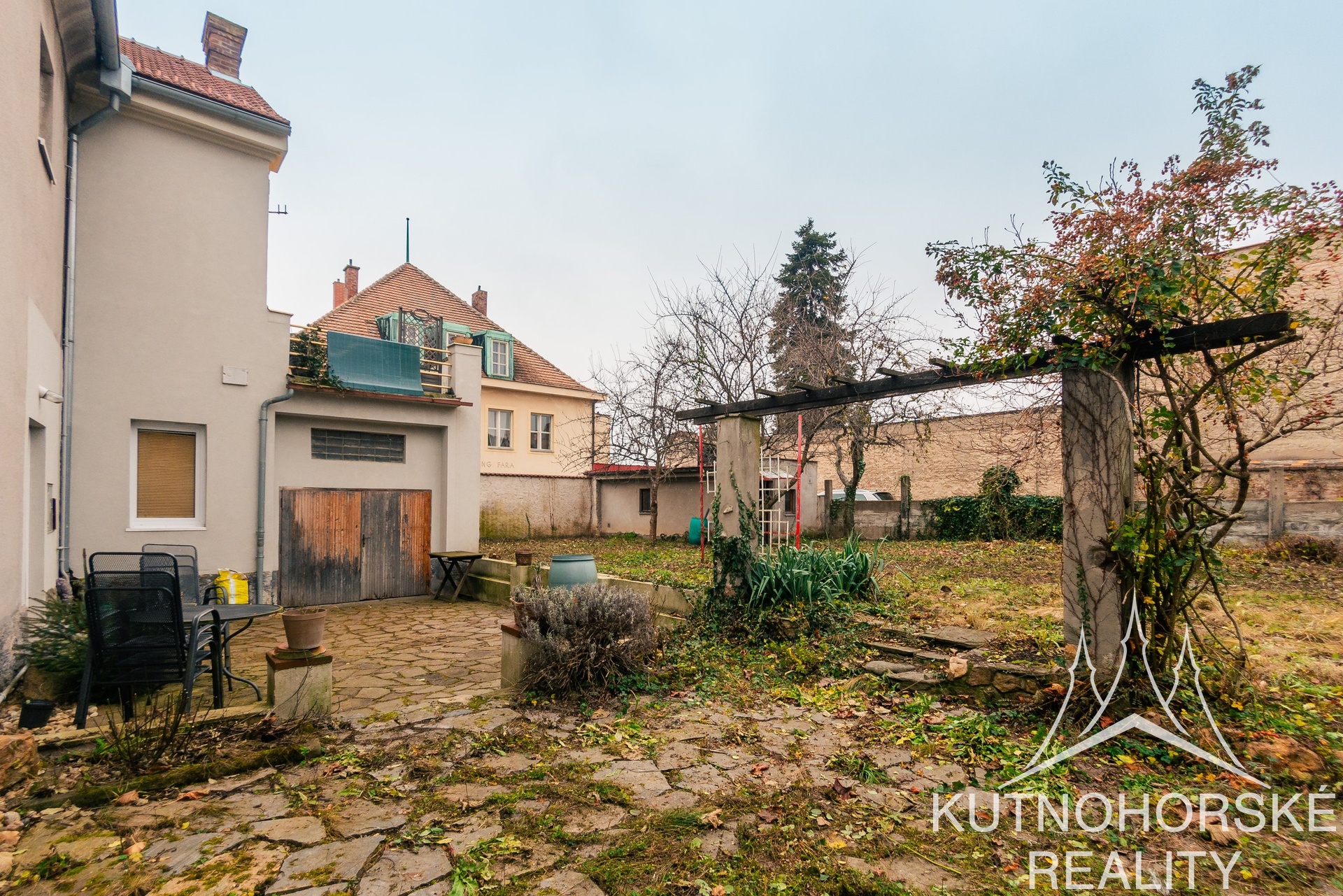 Prodej historického domu v Čáslavi 158 m2 s velkou zahradou a garáží