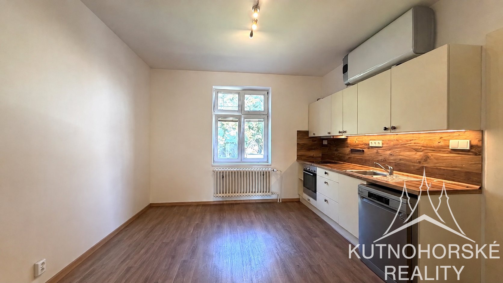 Pronájem bytu 3+1 s terasou a zahrádkou 72 m², Kutná Hora