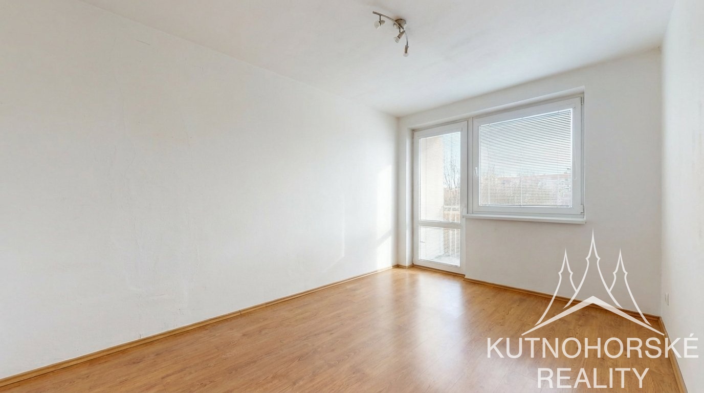 Prostorný rodinný dům 4+kk se zahradou a garáží. Praha 25 minut