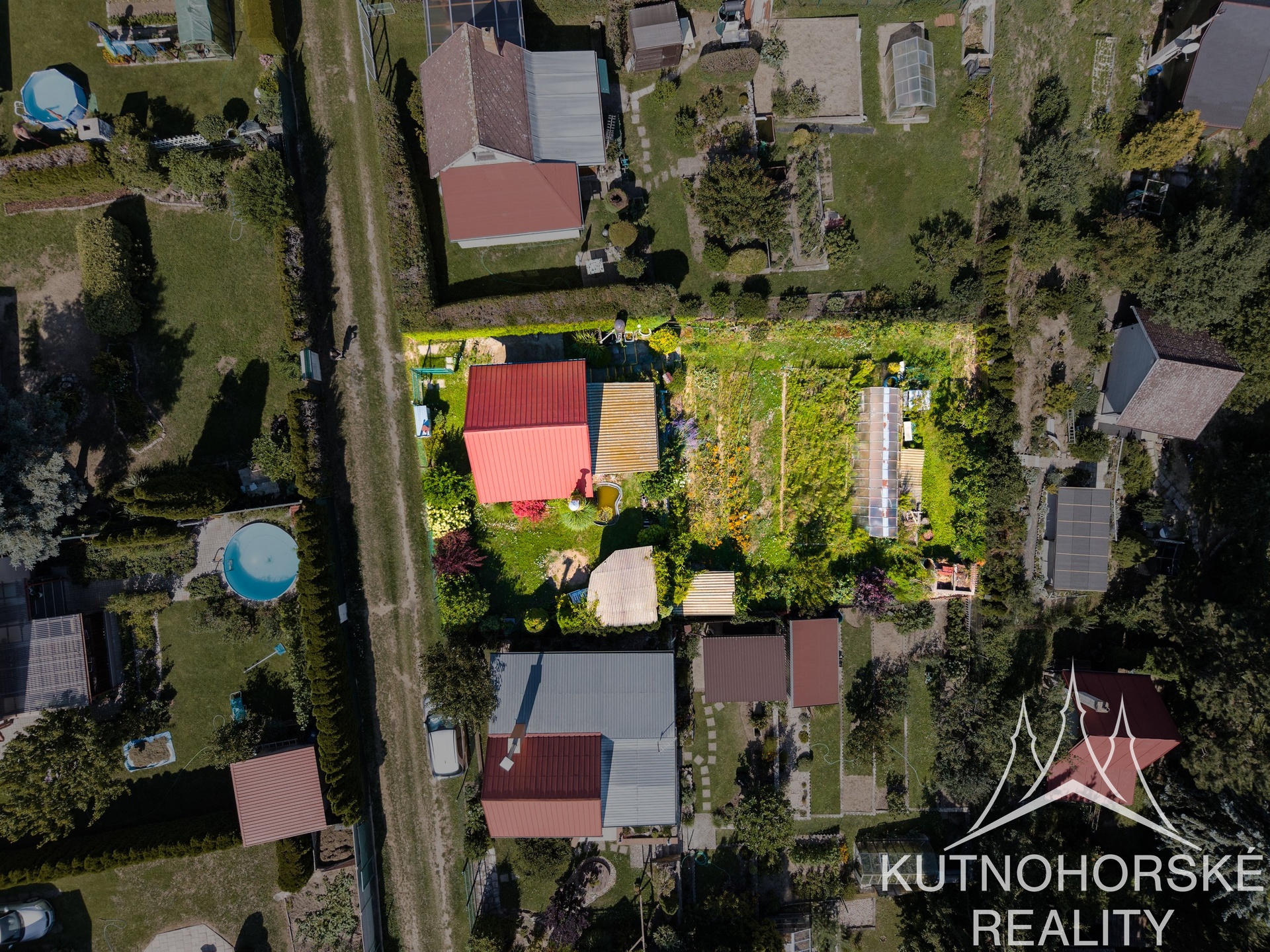 Prodej zahrádkářské chatky se zahradou 386 m2 v osadě Perštejnec u Kutné Hory