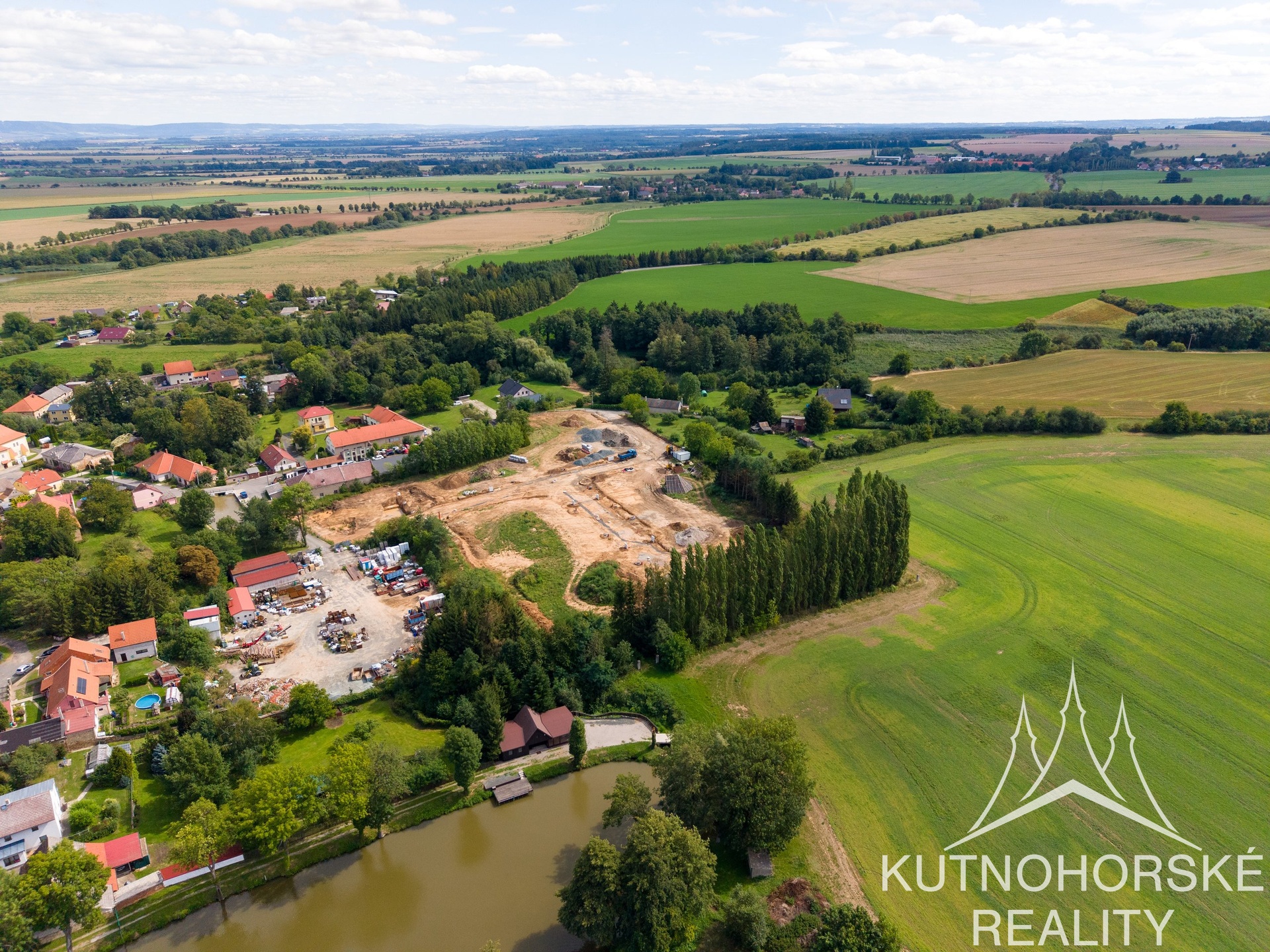 Prodej stavebního pozemku 869 m², Křesetice