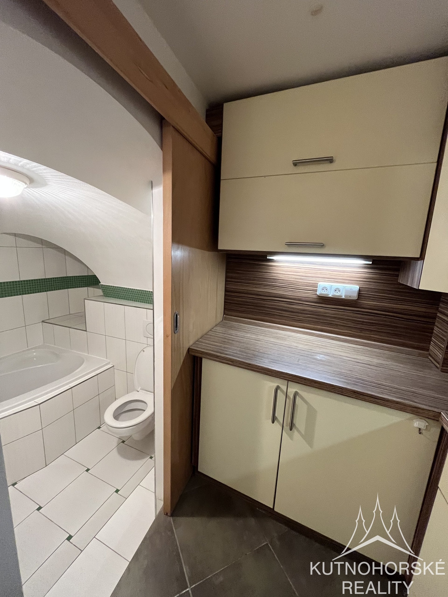 Pronájem bytu 1 + kk v Kutné Hoře, 27 m2, Komenského náměstí