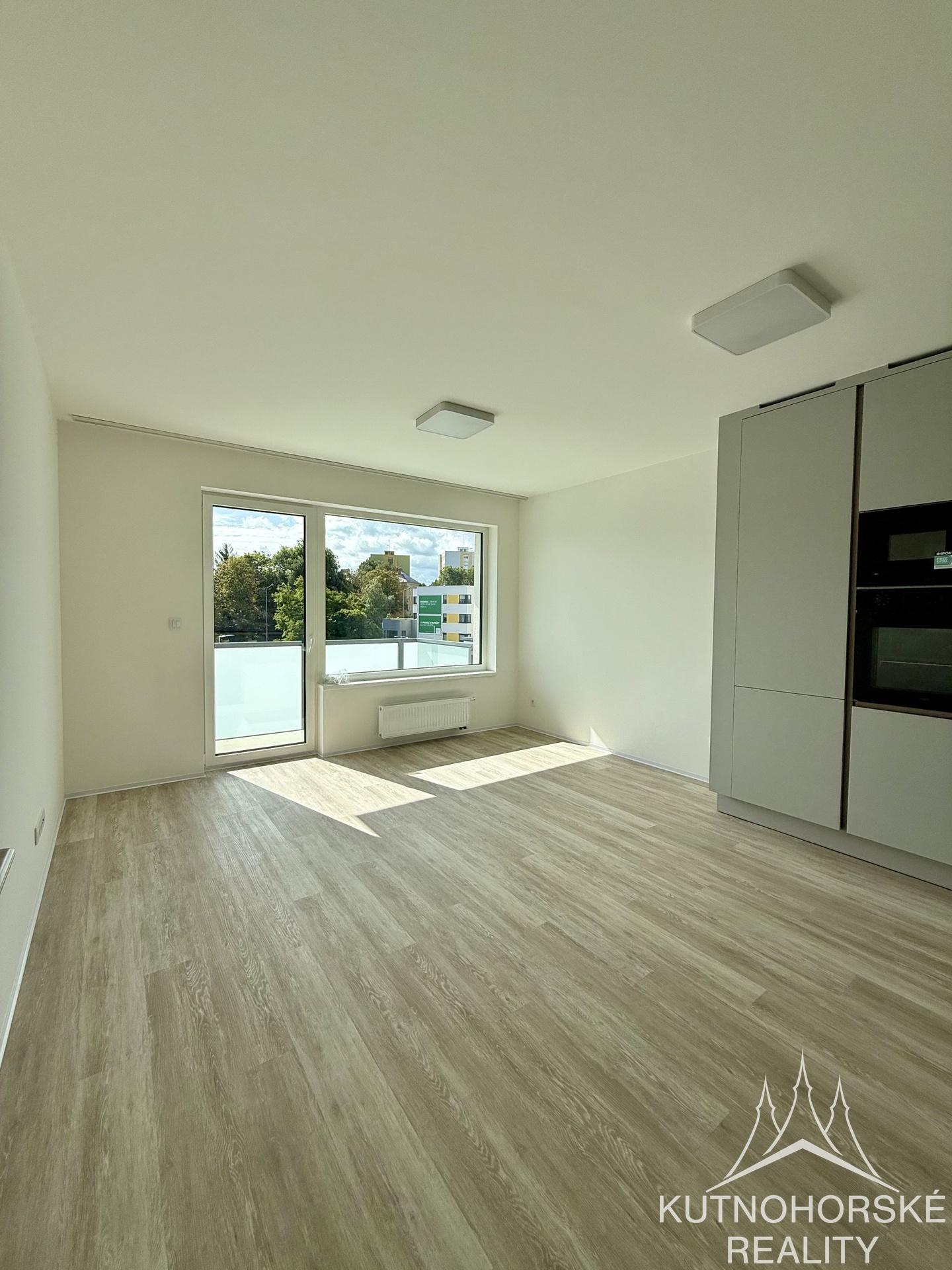 Pronájem krásného bytu 2+kk (52 m²) s garážovým stáním – Kutná Hora, Rezidence Za Lidkou